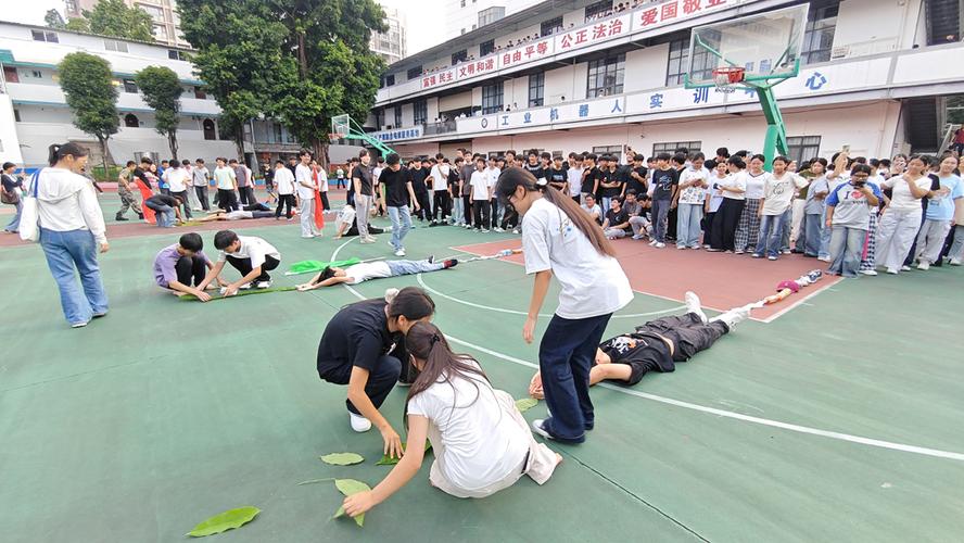 寓教于乐，融情于行 体验式拓展活动在新生入学教育中的实践与探索